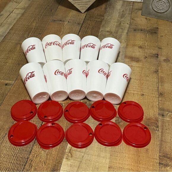 10 Vintage Coca-Cola Classic USA Whirly Plastic Cups With Lids - Picture 8 of 8